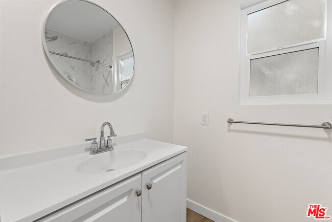 Building Photo - 836 Ashland Ave