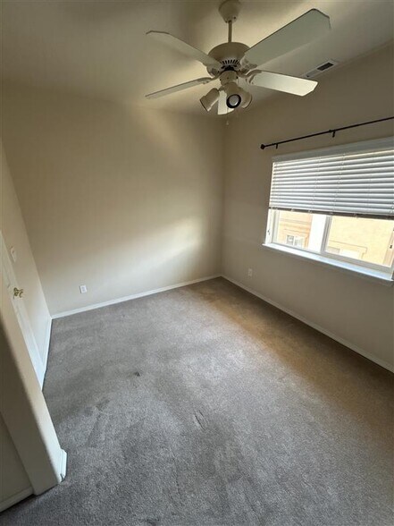 Bedroom 1 - 3011 Mandalay Grv