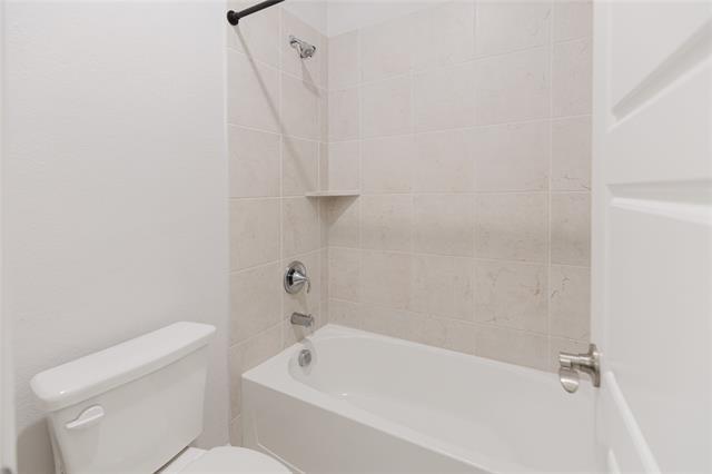 Building Photo - 14441 Balmoral Pl