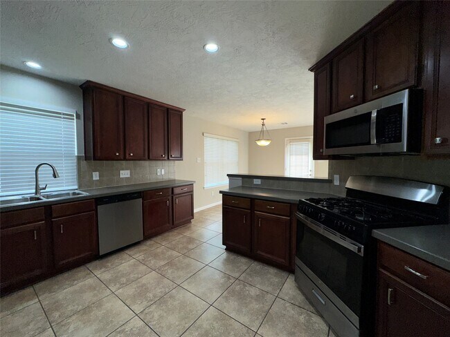 Building Photo - 3715 Humble Dr