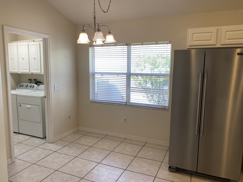 Eat in Kitchen with laundry room - 10 Tanglewood Ct