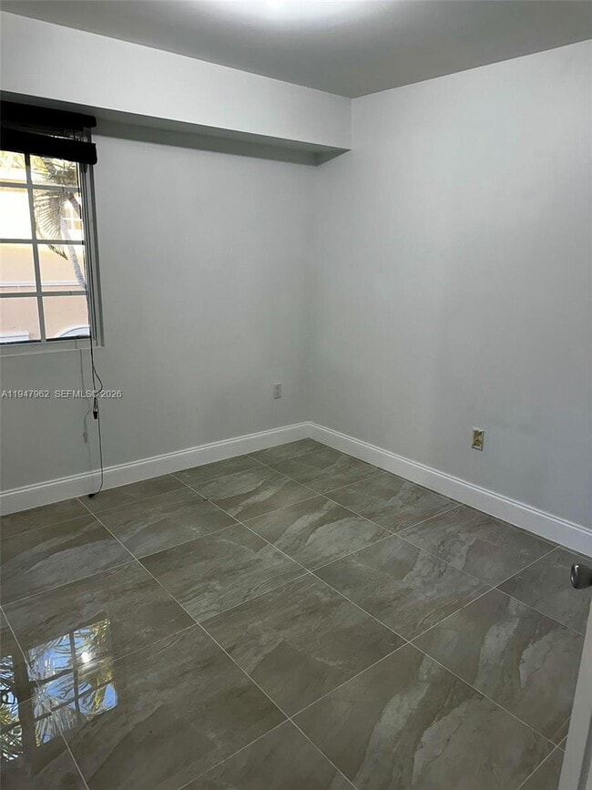 Building Photo - 2941 NE 185th St