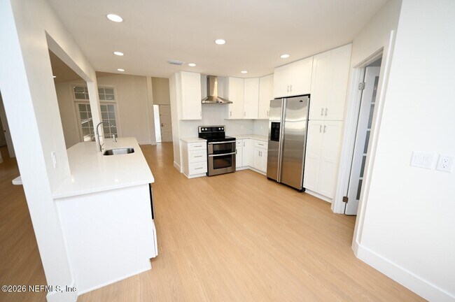 Building Photo - 4632 Corrientes Cir N