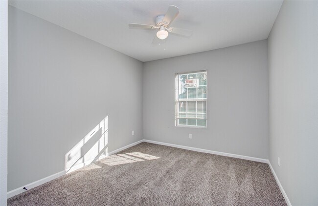 Building Photo - 9414 Lanewood Dr