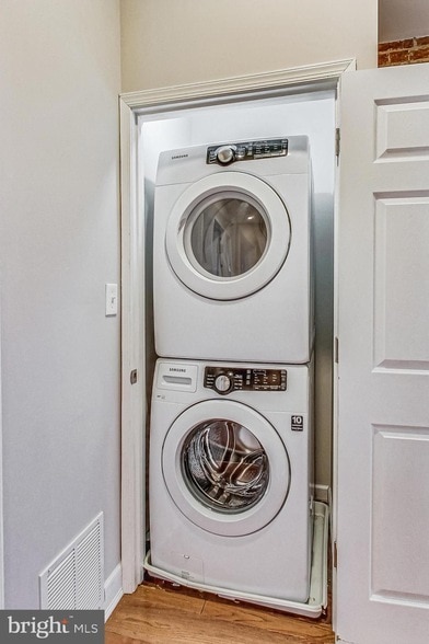 Building Photo - 627 Lamont St NW