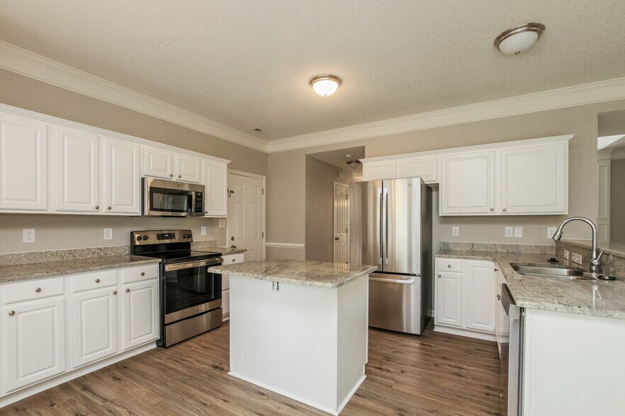 Building Photo - 137 Chere Helen Dr