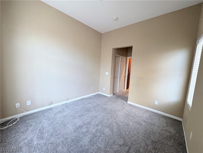 Building Photo - 5014 Golden Antelope Way