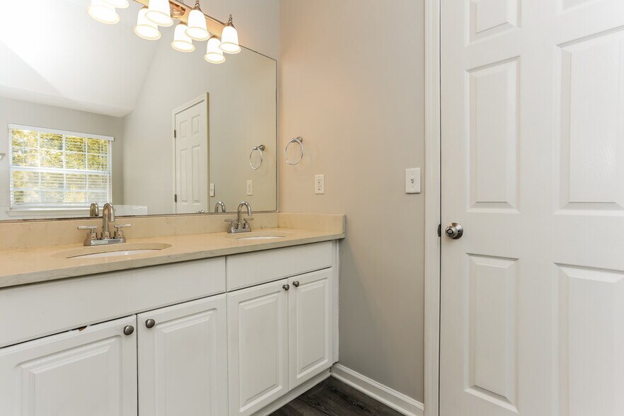 Building Photo - 3548 Craggy Perch