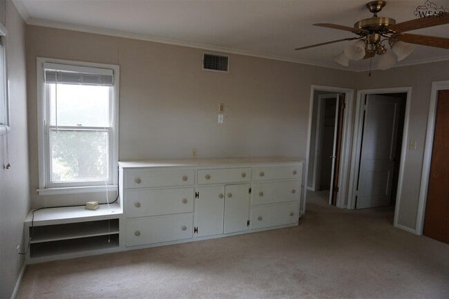 Building Photo - 1606 Bland St