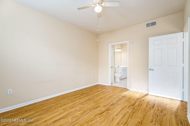 Building Photo - 8539 Gate Pkwy W