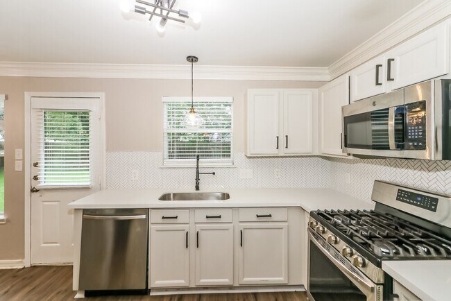 Building Photo - 12807 Colony Heath Ln