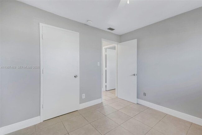 Building Photo - 1820 NW 35th Terrace