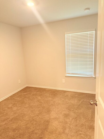 Building Photo - 437 Destin Dr