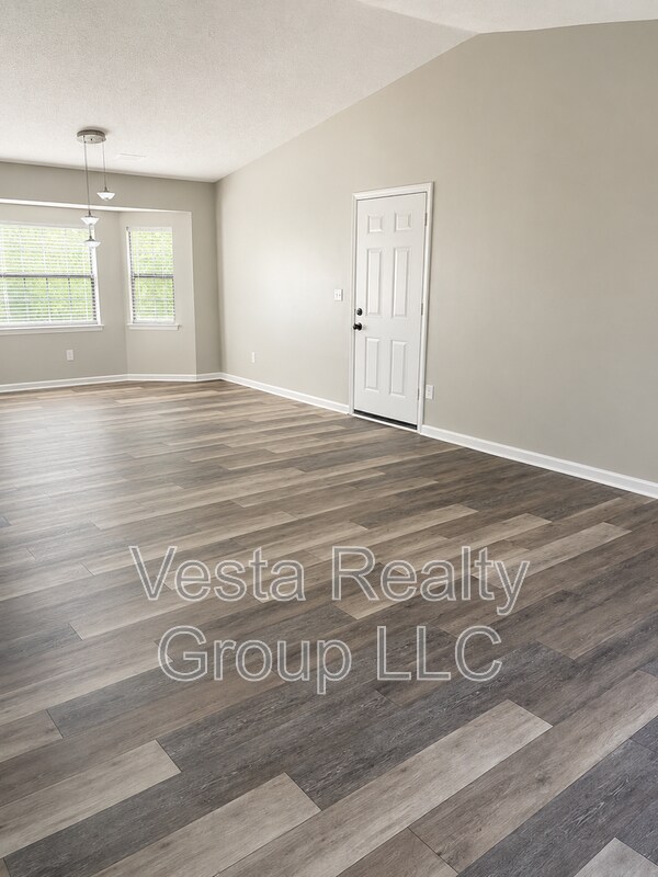Building Photo - 105 Dailey Mill Rd