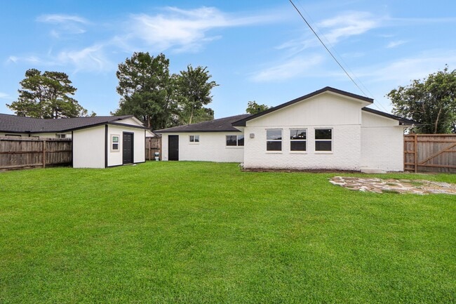 Building Photo - 6014 Willowbend Blvd