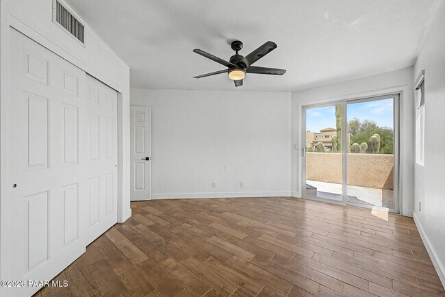 Building Photo - 504 S Stephanie Loop