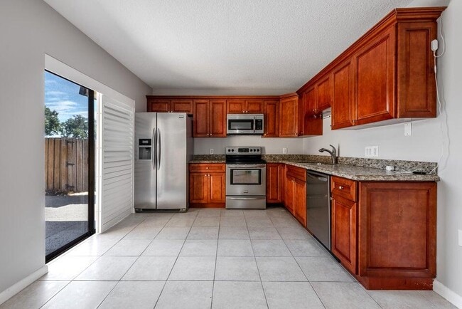 Building Photo - 117 1st Way