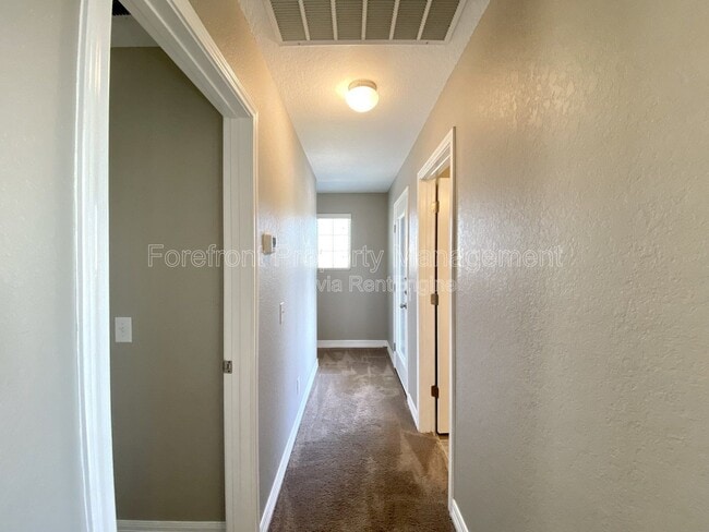 Building Photo - 1206 Ranch Falls