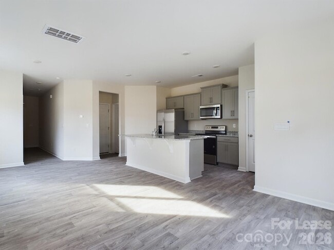 Building Photo - 8021 Murray Br Dr