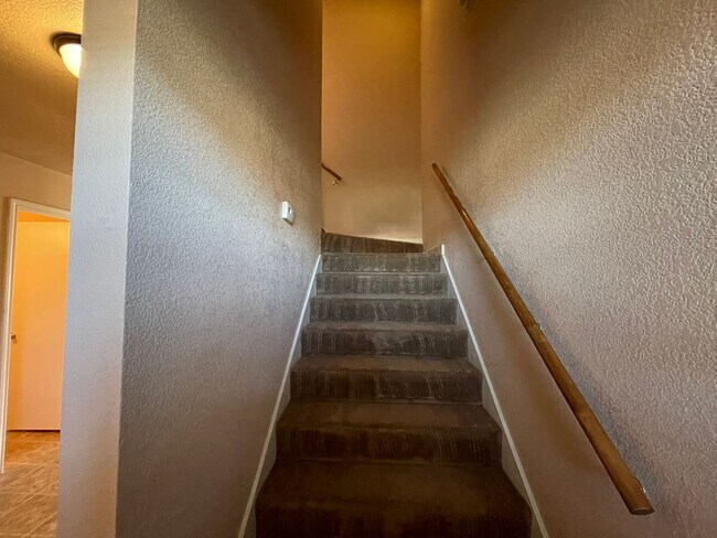 Building Photo - 614 Bermuda St