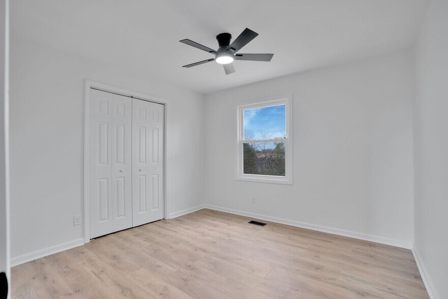 Building Photo - 1857 Memorial Dr