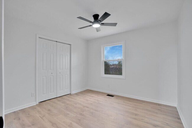 Building Photo - Like New! Fully Renovated 3BR Home | Move-In Ready | Large Lot