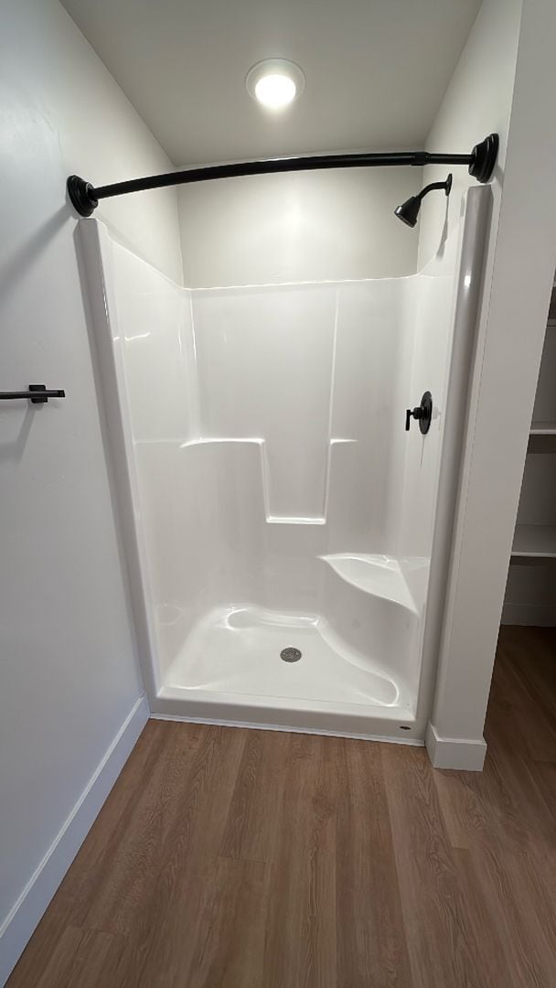 Building Photo - 2 bed 2 bath apartment (FIRST MONTH RENT F...