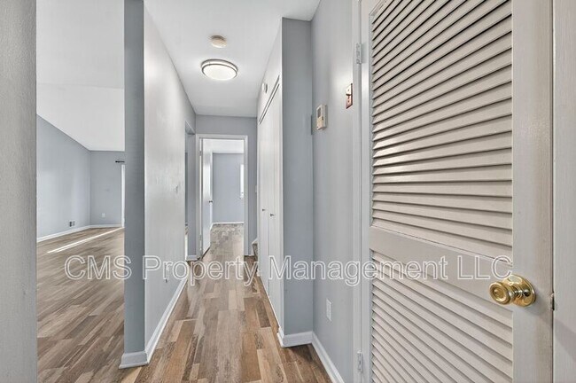 Building Photo - 14 Carol Ct