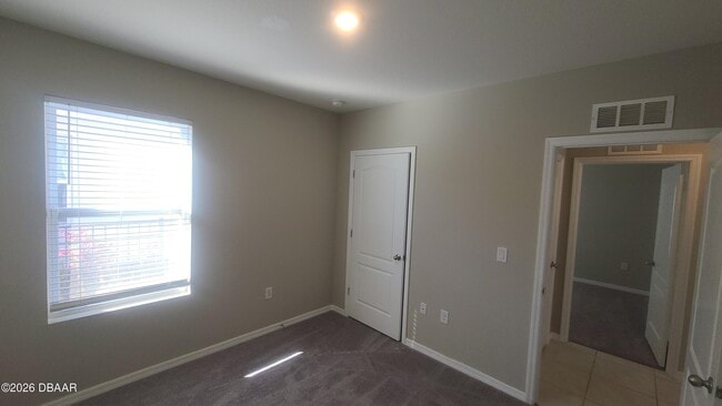 Building Photo - 542 Armoyan Wy