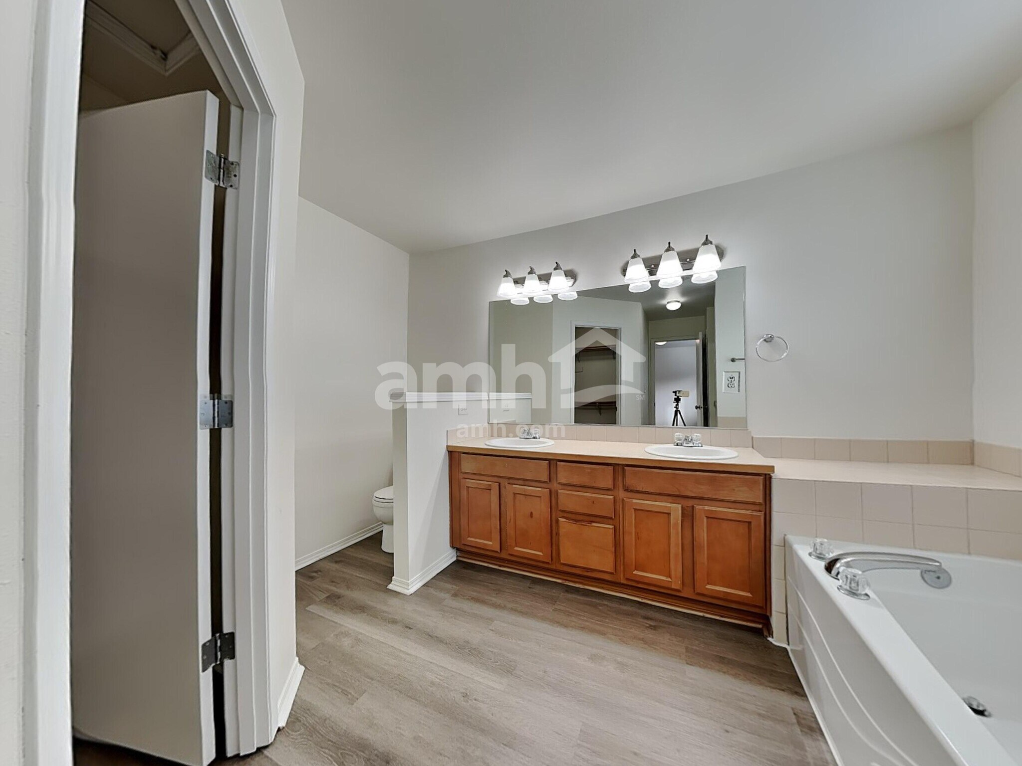 Building Photo - 18606 112th Ave E