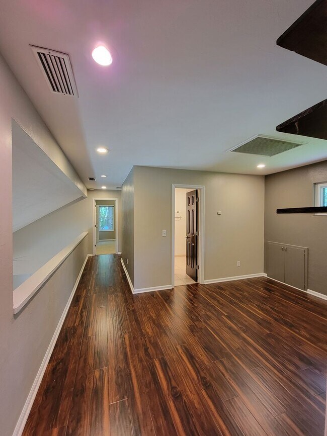Building Photo - 4 bedroom house for rent on Killearn Estat...