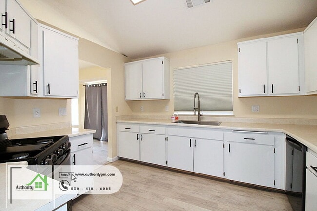 Building Photo - 1722 Almaden Dr