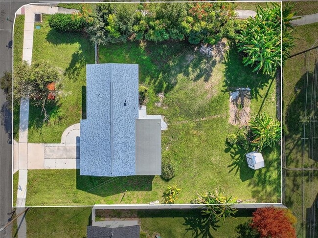 Building Photo - 3034 Touraine Ave