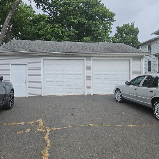 Building Photo - 583 Washington Ave
