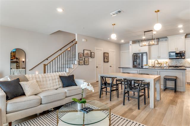 Primary Photo - 3691 Rosemont Dr