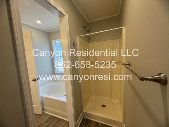 Building Photo - Spacious 3-Bedroom Home for Rent in Raeford