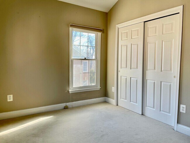 Building Photo - 1030 Grand Oak Way