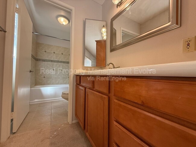 Building Photo - 4849 E Lake Point Cir