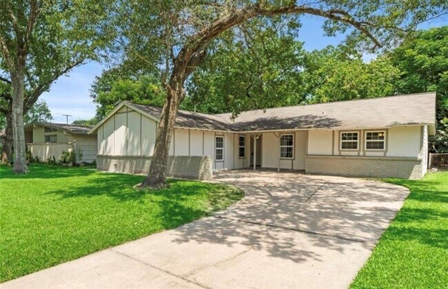Primary Photo - 7034 Hazen St
