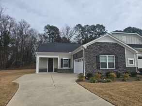 Building Photo - The Perfect Resort-Style Living in Auburn Village!
