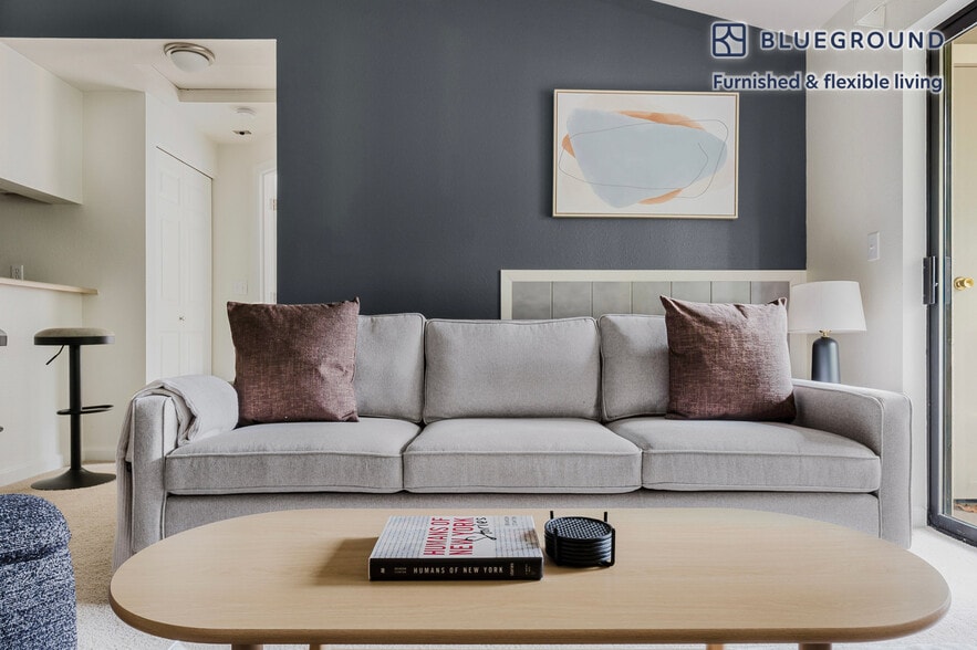 Building Photo - 15850 NE 40th St