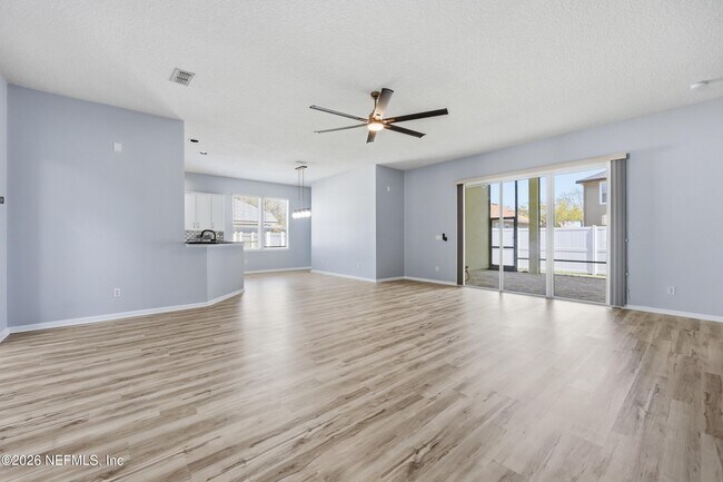 Building Photo - 14447 Cherry Lake Dr W
