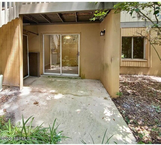 Building Photo - 1800 Park Ave