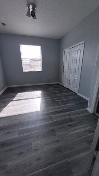 Building Photo - 10450 Manderley Way