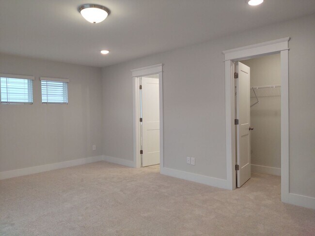 Building Photo - Beautiful Home located in the McKee Grove ...