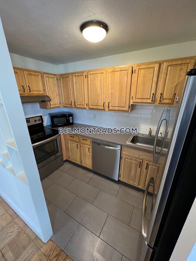 Primary Photo - 125 Trapelo Rd