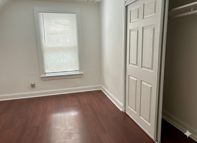 Building Photo - 7635 W Foster Ave