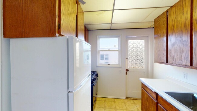Building Photo - Upstairs 2 Bed 1 Bath at the Charming Vand...