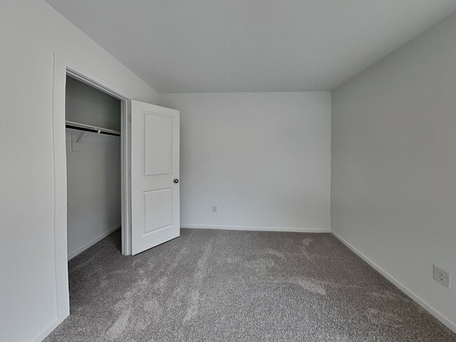 Building Photo - 21059 Santopadre St