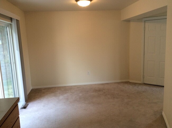 Building Photo - 2430 NW Granite Ct